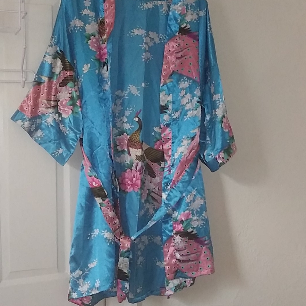 Very cute peacock satin robe